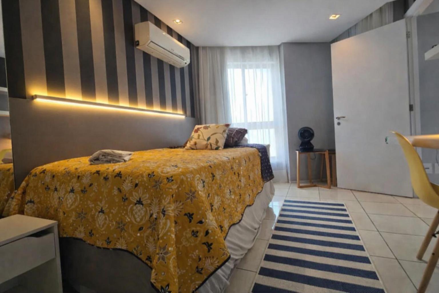 Beira Mar-iate Plaza Fortaleza (Ceara)